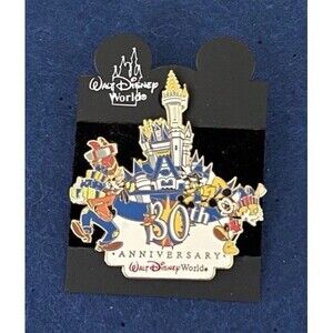 Vtg WDW 2001 Cinderellas Castle 30th Anniversary Pin Mickey Goofy & Pluto #5889